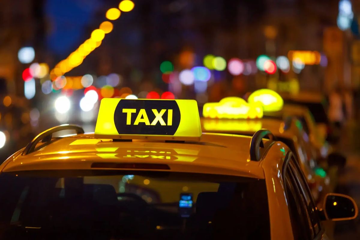 Top 5 Benefits of Using Cab Services in Indore for Daily Commute